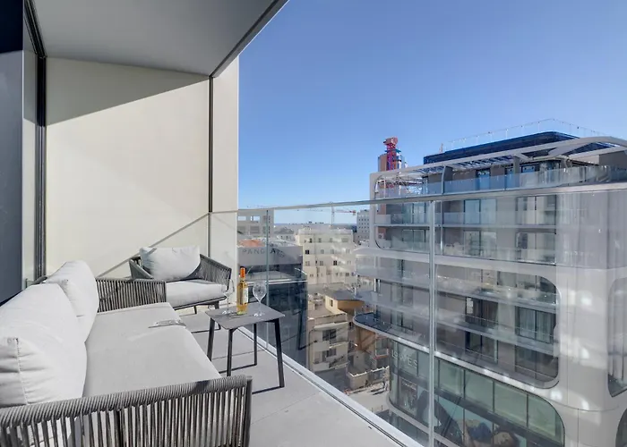 Mercury-Tower Modern Apartment