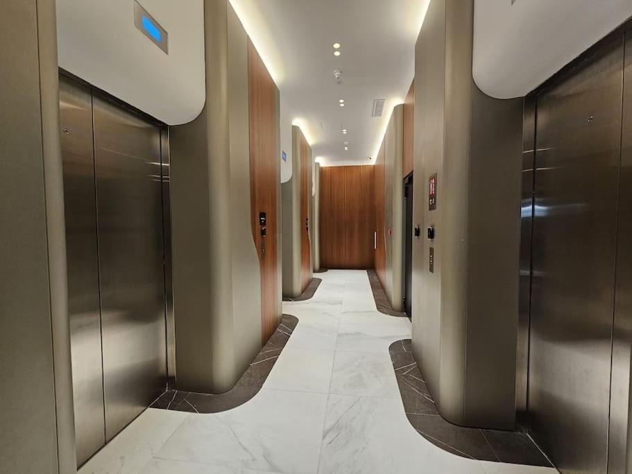 Mercury-tower Modern Apartment
