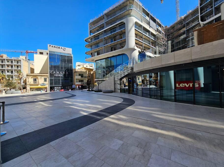 Mercury-tower Modern Apartment Saint Julian's